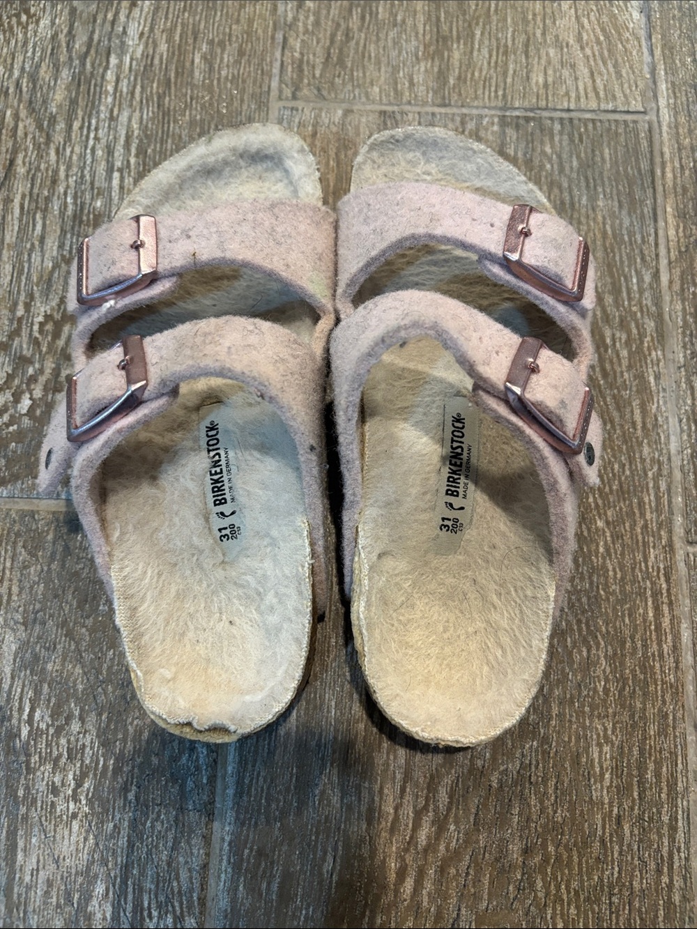 Birkenstock Kids Pink Felt Shearling Arizona Two-Strap Sandals size 31 N US 13